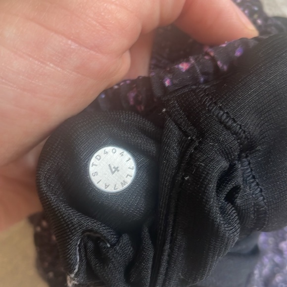 LULULEMON SHORTS - Picture 5 of 5